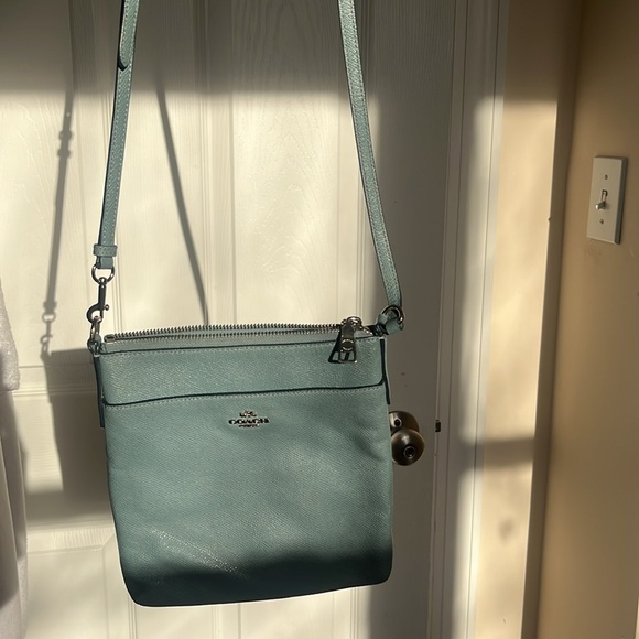 BLUE COACH VINTAGE PURSE - Picture 2 of 6